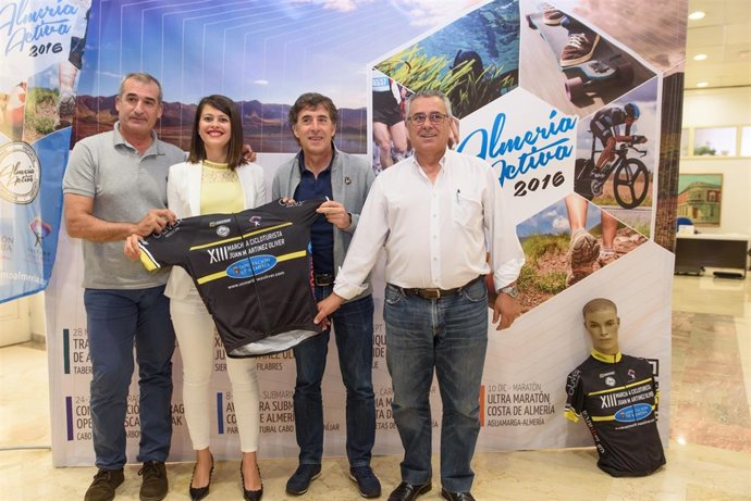 El ciclista Perico Delgado ha participado en la rueda de prensa.