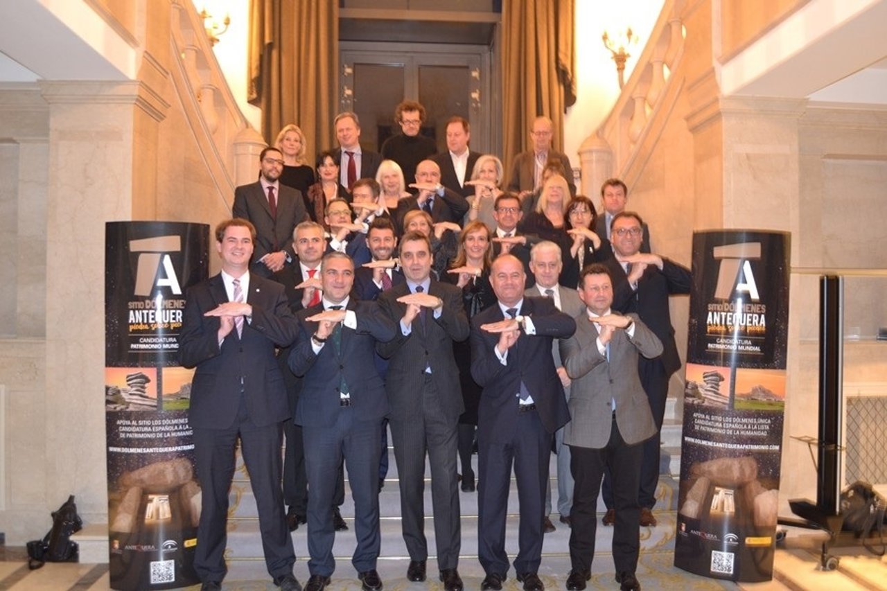 Bendodo Manuel Barón acción promocional dólmenes