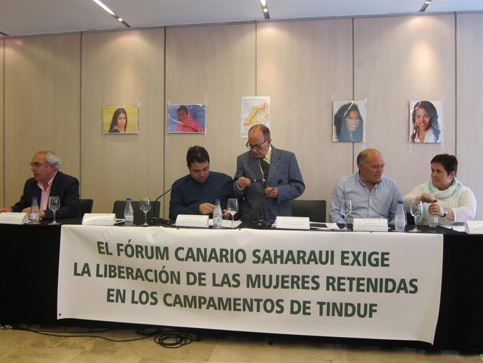 Familias adoptivas de jóvenes saharauis retenidas en Tinduf