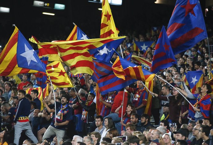 Barcelona esteladas aficionados afición