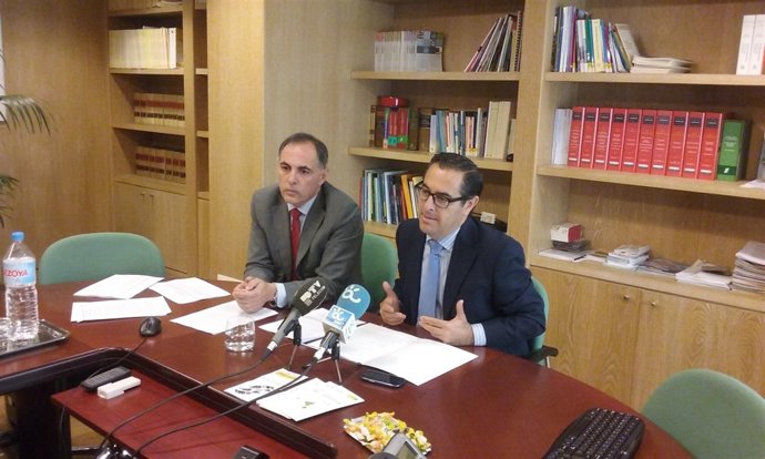 Briones visita el INSS en Málaga