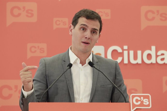 El presidente de Ciudadanos, Albert Rivera, ofrece rueda de prensa en la sede na