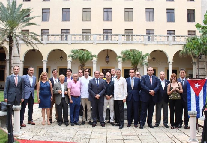 Pedro Antonio Sánchez, asiste en Cuba a la sesión plenaria del Comité Bilateral 