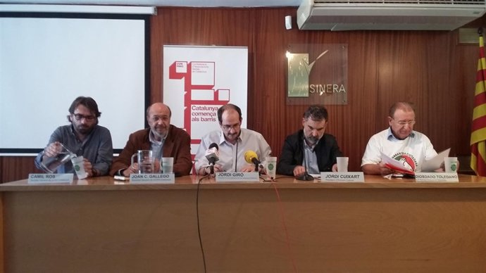 Representantes de UGT, CC.OO. Confavc, Òmnium y Renta Ciudadana