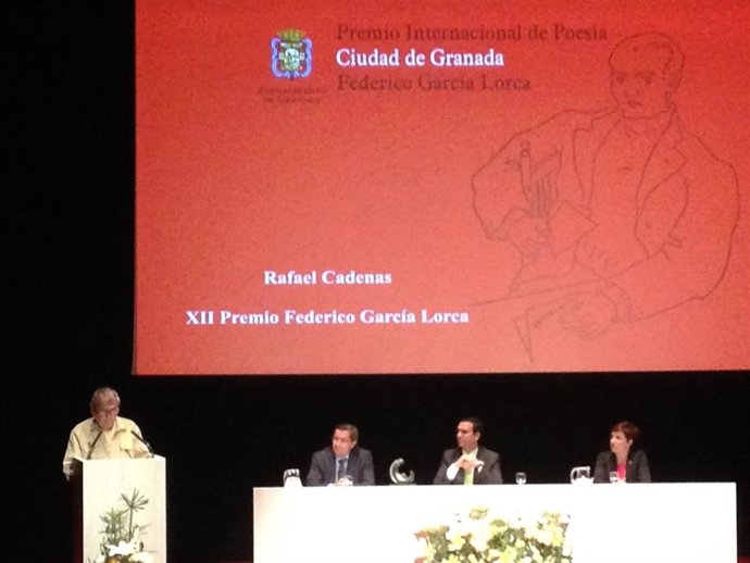 Rafael Cadenas recoge el Premio Lorca en Granada