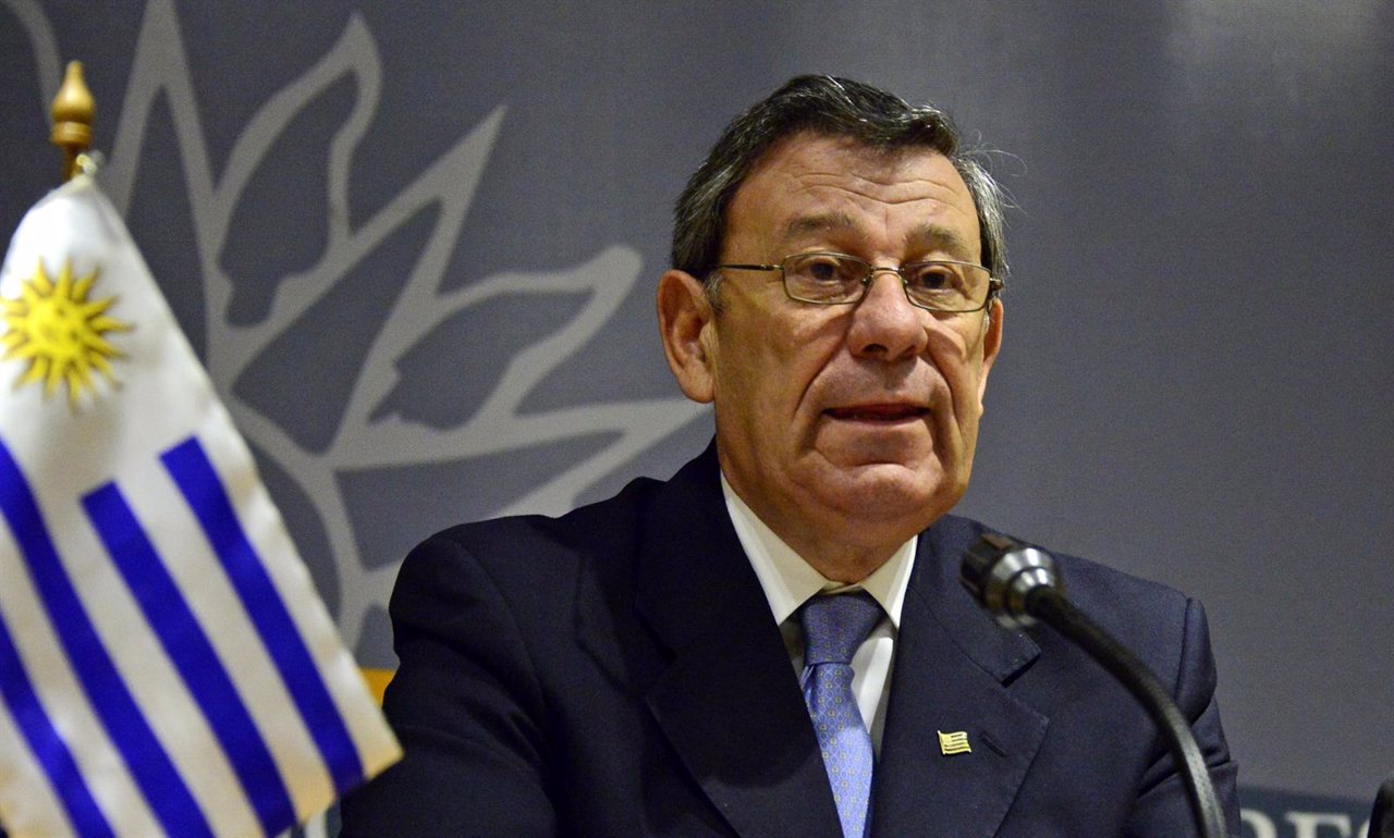  El ministro de Exteriores de Uruguay, Rodolfo Nin Novoa