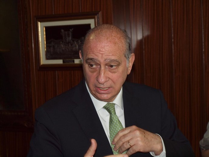 El ministro Jorge Fernández Díaz