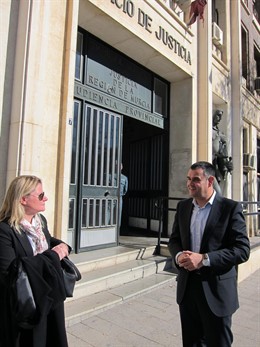 El ex alcalde de Totana, José Martínez Andreo, en las puertas de los juzgados