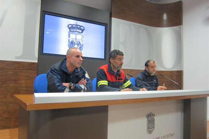 Por la izquierda, Pérez, García y Ordóñez, en rueda de prensa. 