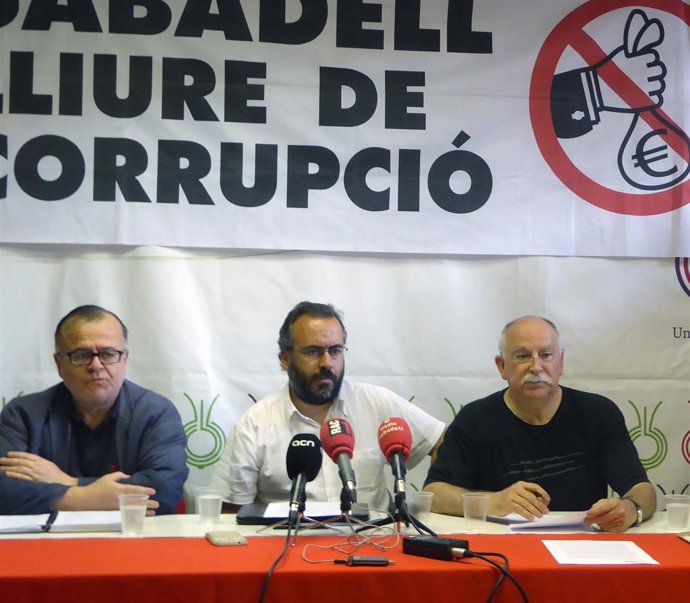 La rueda de prensa de la Plataforma Sabadell Lliure de Corrupció 