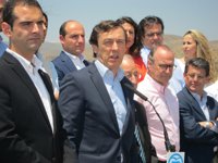 Hernando (PP): "Aznar y Rajoy son buenos ejemplos de lo que hay que hacer en el Gobierno"