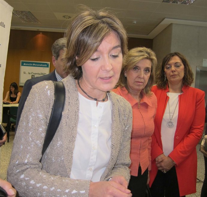 Isabel García Tejerina con María José Salgueiro y Milagros Marcos