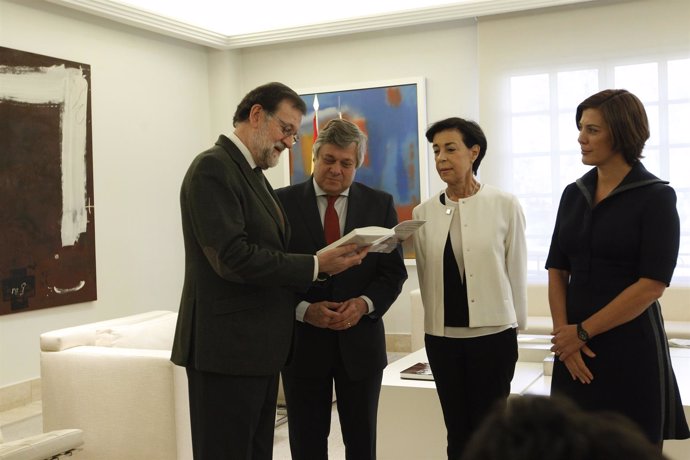 Rajoy se reúne con los padres y la hermana de Leopoldo López