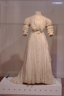 Vestido malagueñas de la Belle Époque