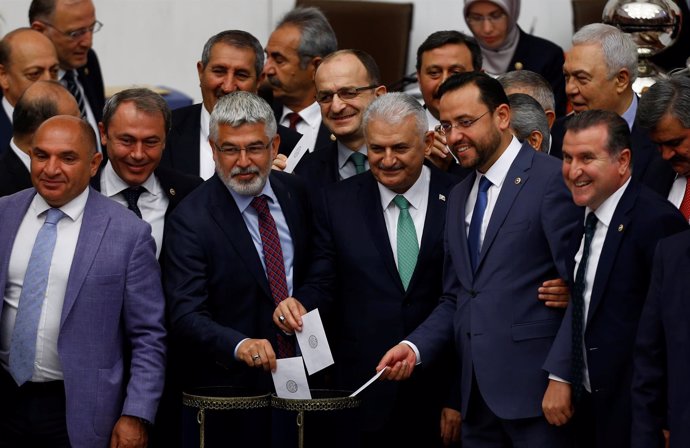 Diputados turquía votan a favor del fin de la inmunidad parlamentaria