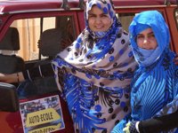 Refugiadas saharauis abren una autoescuela para que las mujeres aprendan a conducir