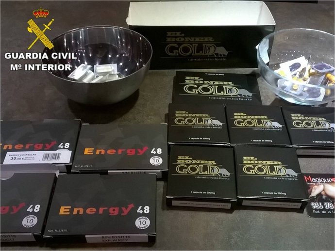 Parte del material incautado por los agentes