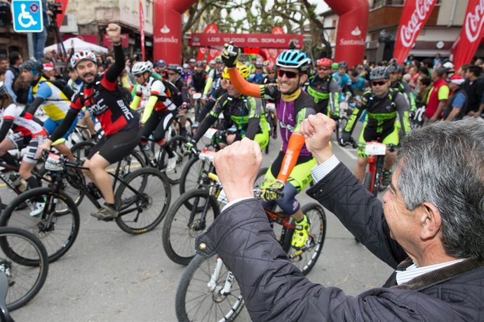 Revilla en la salida de una de las pruebas de 'Los 10.000 del Soplao'