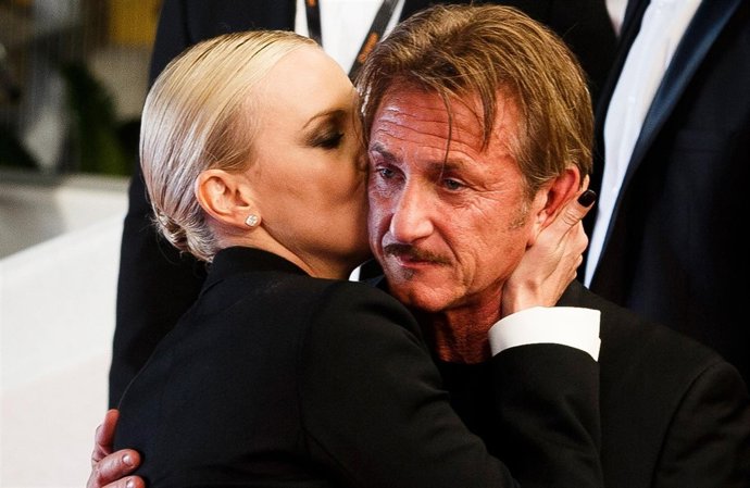 SEAN PENN CHARLIZE THERON