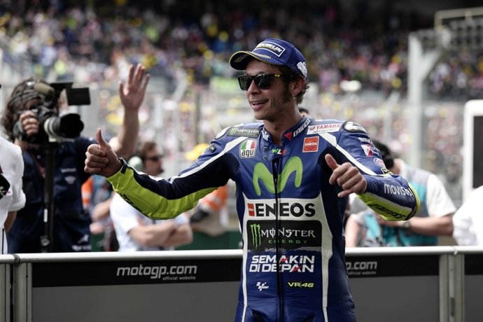 Valentino Rossi celebrando el resultado en el GP de Francia