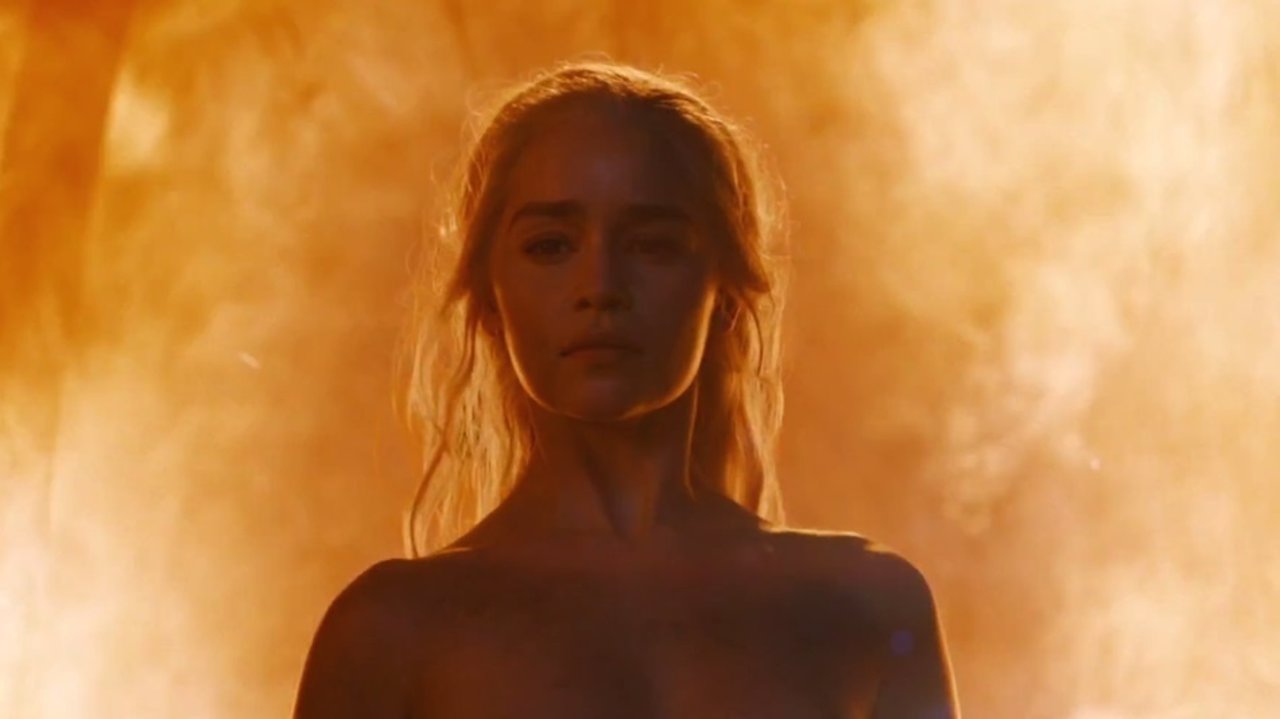 Emilia Clarke es Daenerys en Juego de tronos