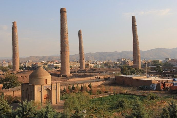 Los minaretes de la madrasa de Herat