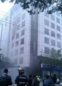 Registran un incendio en la Embajada de Venezuela en Colombia