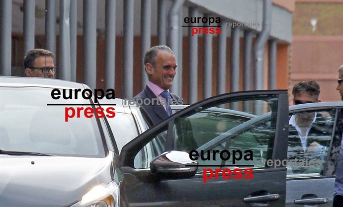 Mario Conde abandona por unas horas la cárcel por la comunión de su nieto