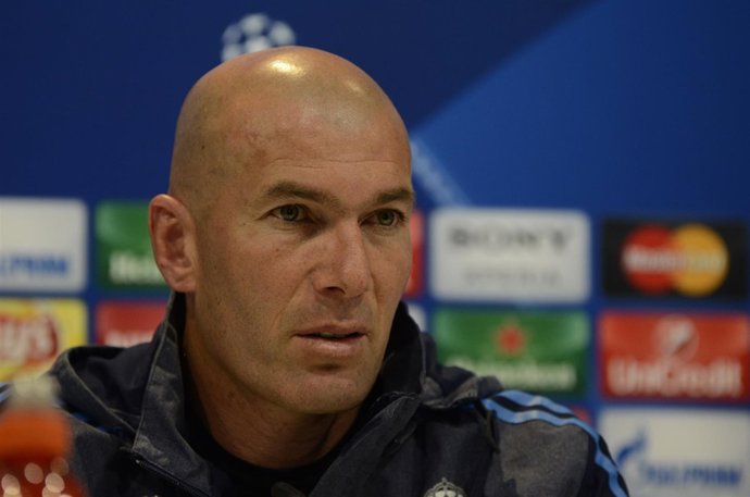 Zinedine Zidane en la rueda de prensa prechampions         