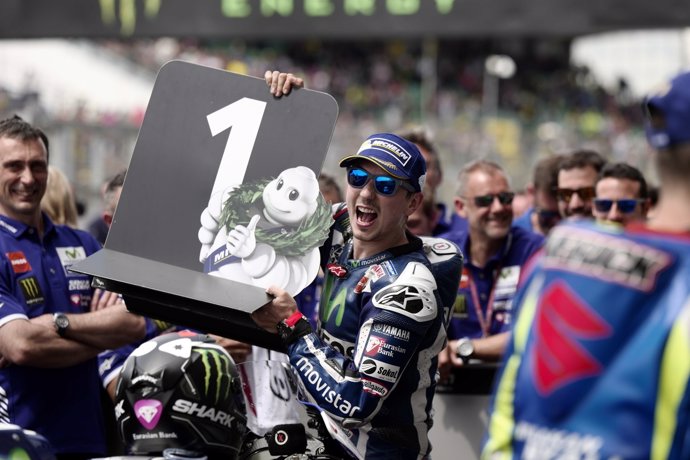 Jorge Lorenzo celebrando la victoria en el GP de Francia 