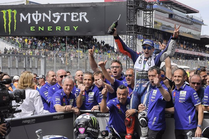 Jorge Lorenzo celebrando la victoria en el GP de Francia 