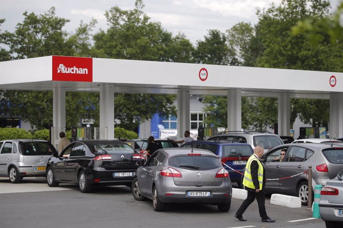 Colas en una gasolinera en Francia por protestas contra la reforma laboral