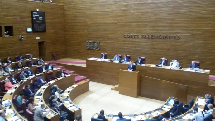 Puig en la tribuna de las Corts