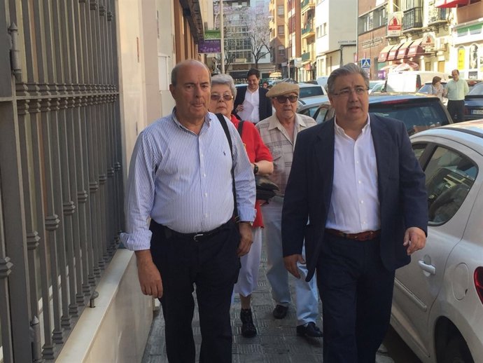 Zoido visitando la zona.