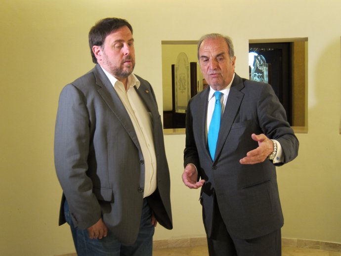 El conseller Oriol Junqueras y Joaquim Gay de Montellà (Fomento del Trabajo)
