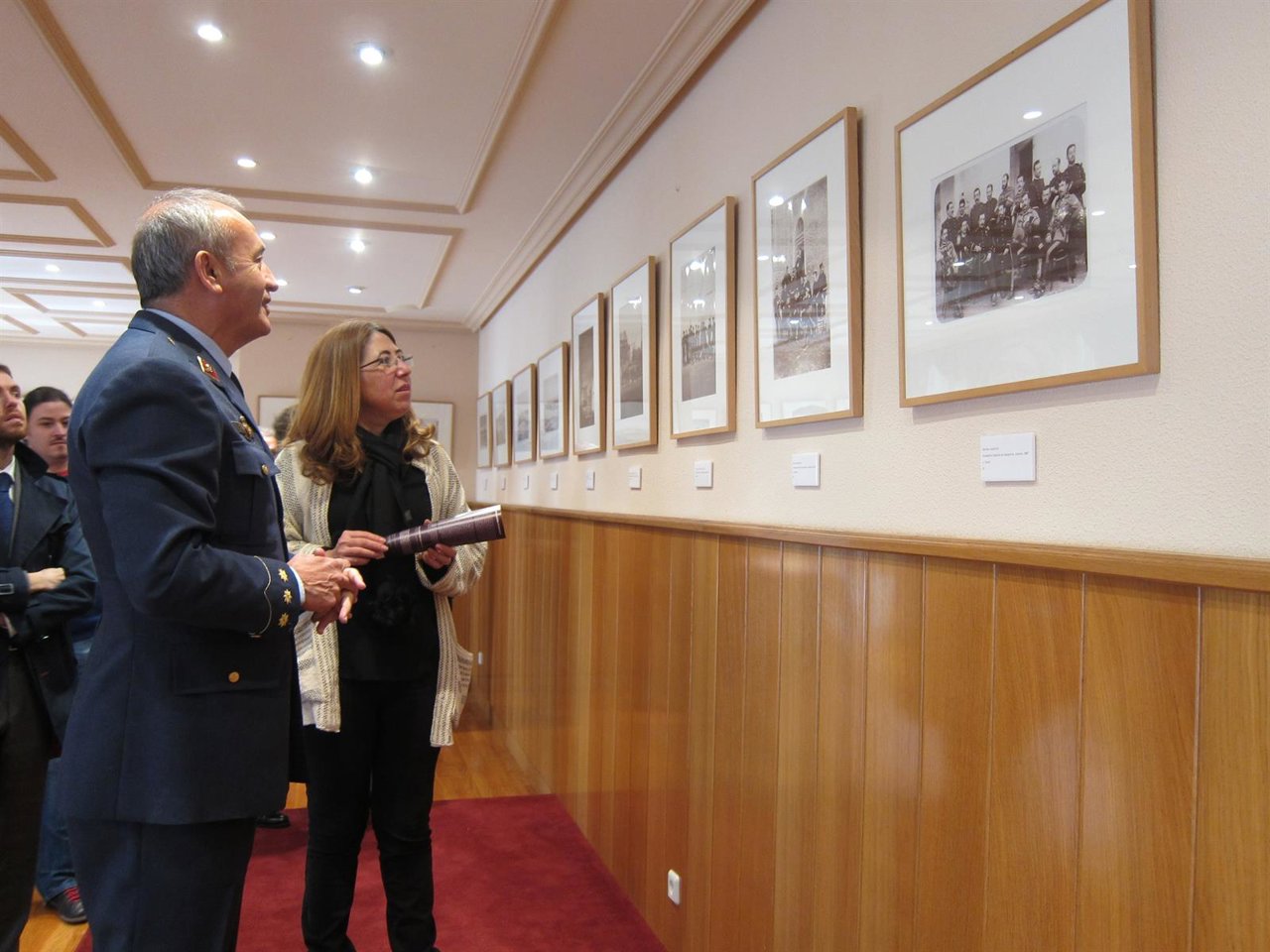 Inauguración de una exposición sobre la vida cotidiana en el Ejército.