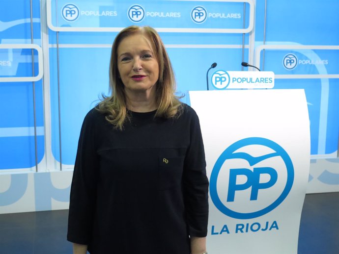 La senadora del PP, Francisca Mendiola, analiza sanidad