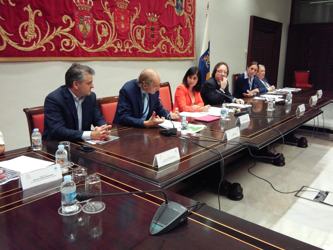 Presentación del informe de Unicef en el Parlamento de Canarias