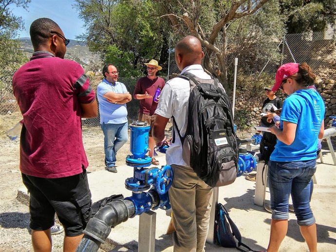 Los alumnos de la Unesco han visitado el sondeo de Alcolea.