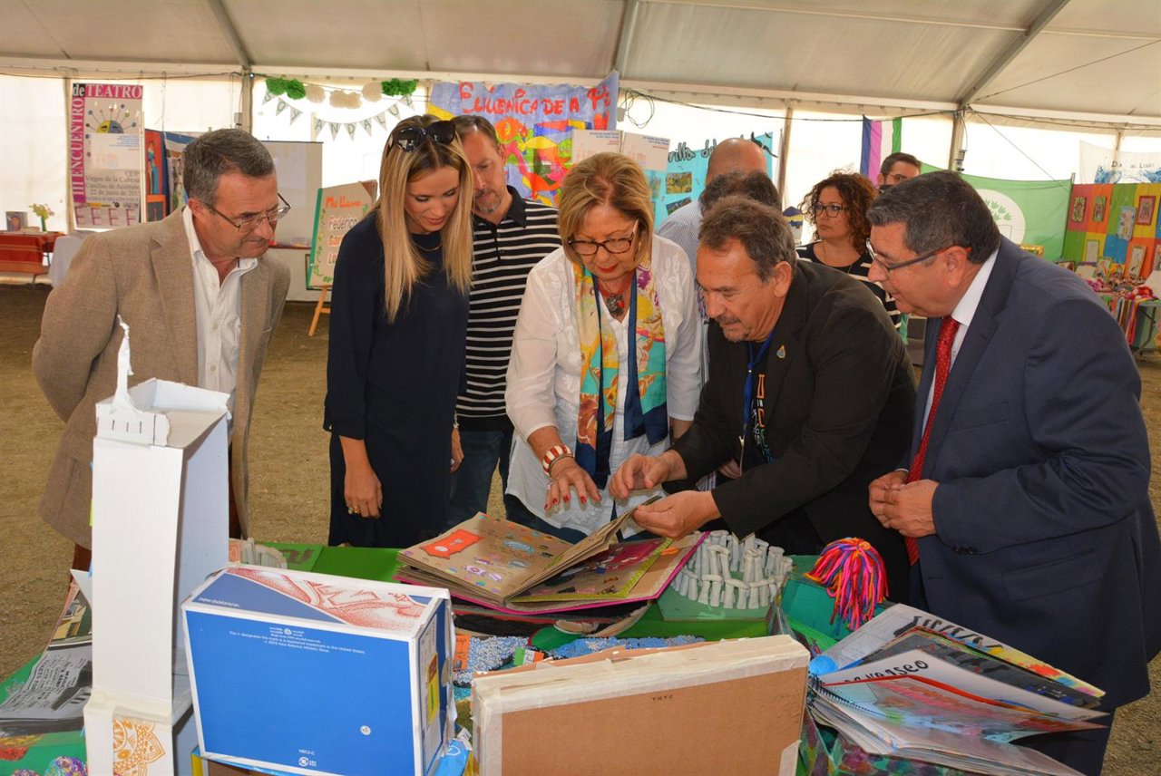 Adelaida de la Calle, Bienal de Arte y escuela