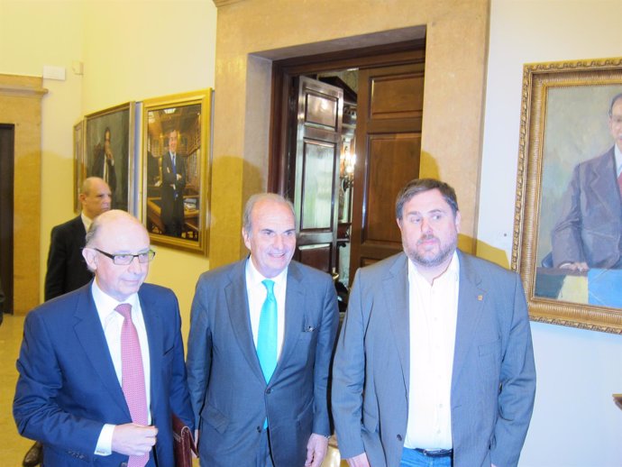 Ministro C.Montoro, J.Gay de Montellà (Fomento del Trabajo) vicepte.O.Junqueras