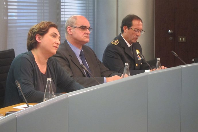 Ada Colau, Jordi Samsó y Evelio Vázquez. 