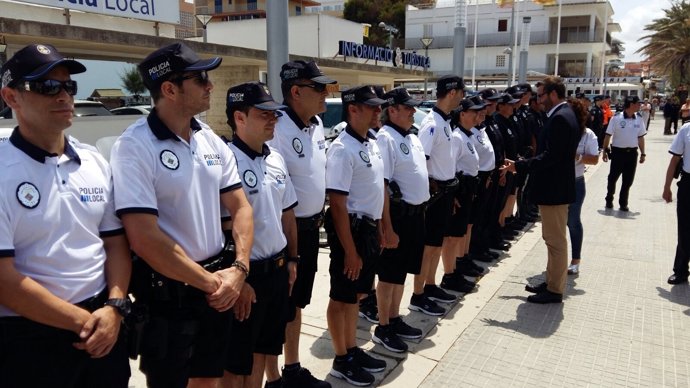 La Policía Local con el uniforme de verano