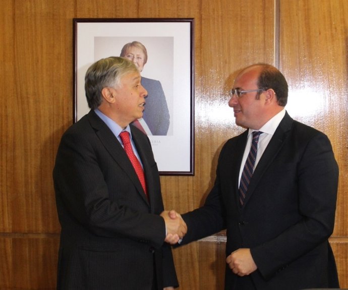 El presidente de la Comunidad se reúne con el ministro de Agricultura de Chile