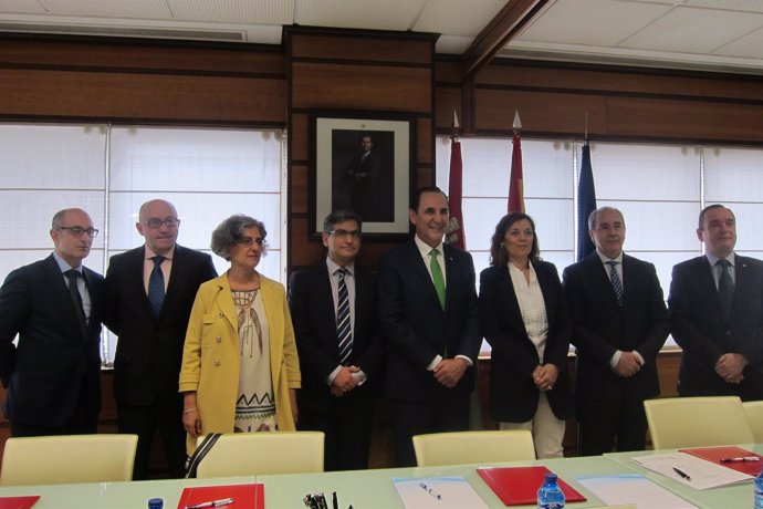 Firma del acuerdo entre Junta, Iberaval y Cajas Rurales