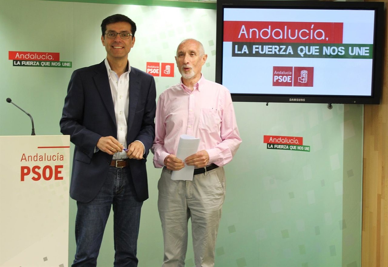 Cristóbal Fernández y Antonio Morales en rueda de prensa (PSOE)  