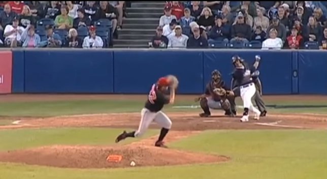 Pitcher la coge en el último momento