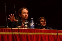 Pablo Iglesias acusa a Albert Rivera de ir a Venezuela para hacer campaña