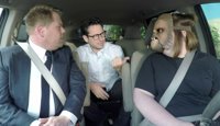 VÍDEO: La madre de la máscara de Chewbacca, en coche con James Corden y J.J. Abrams