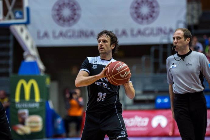 Raul López en el  Iberostar Tenerife - Dominion Bilbao Basket